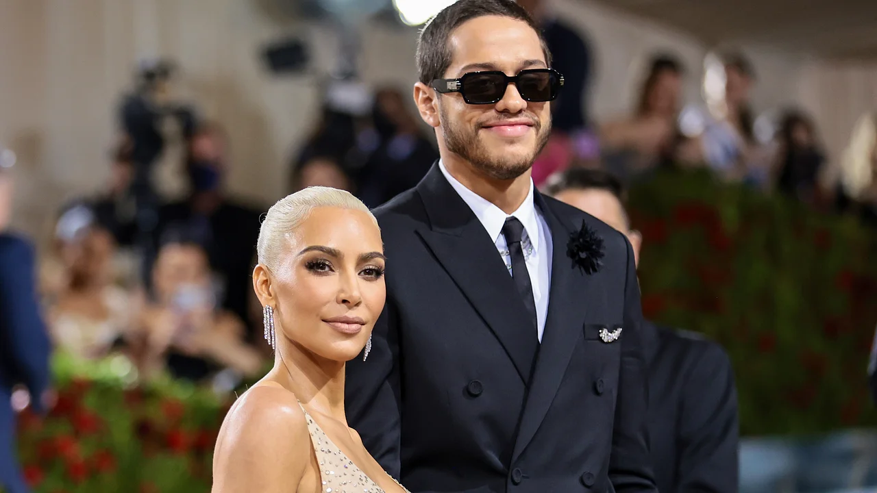 Pete Davidson & Kim Kardashian Pete Davidson & Kim Kardashian - Foto: Jamie McCarthy/Getty Images