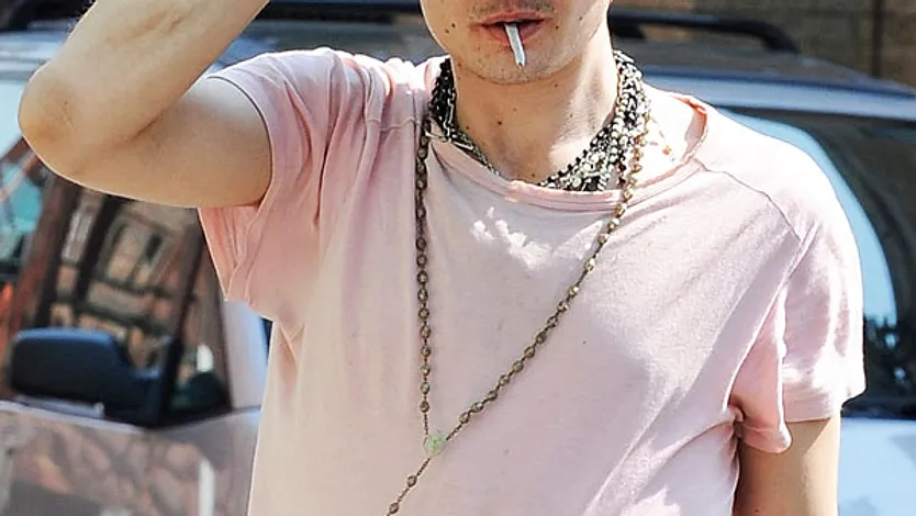 Die fiesesten Läster-Attacken von Karl LagerfeldArmer Pete! Babyshambles-Sänger Pete Doherty (33) hat ja mit seinen Drogenentzugsversuchen schon genug Ärger. Jetzt haut auch noch Karl Lagerfeld auf ihn drauf: &quot;Seine Musik, sein Look - 