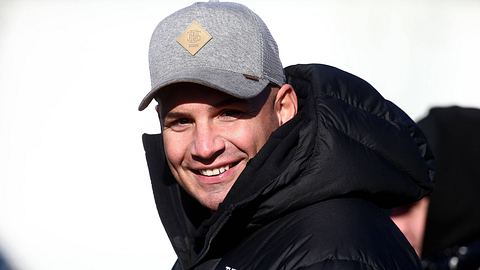 Pietro Lombardi grinst in die Kamera - Foto: IMAGO / Jan Huebner