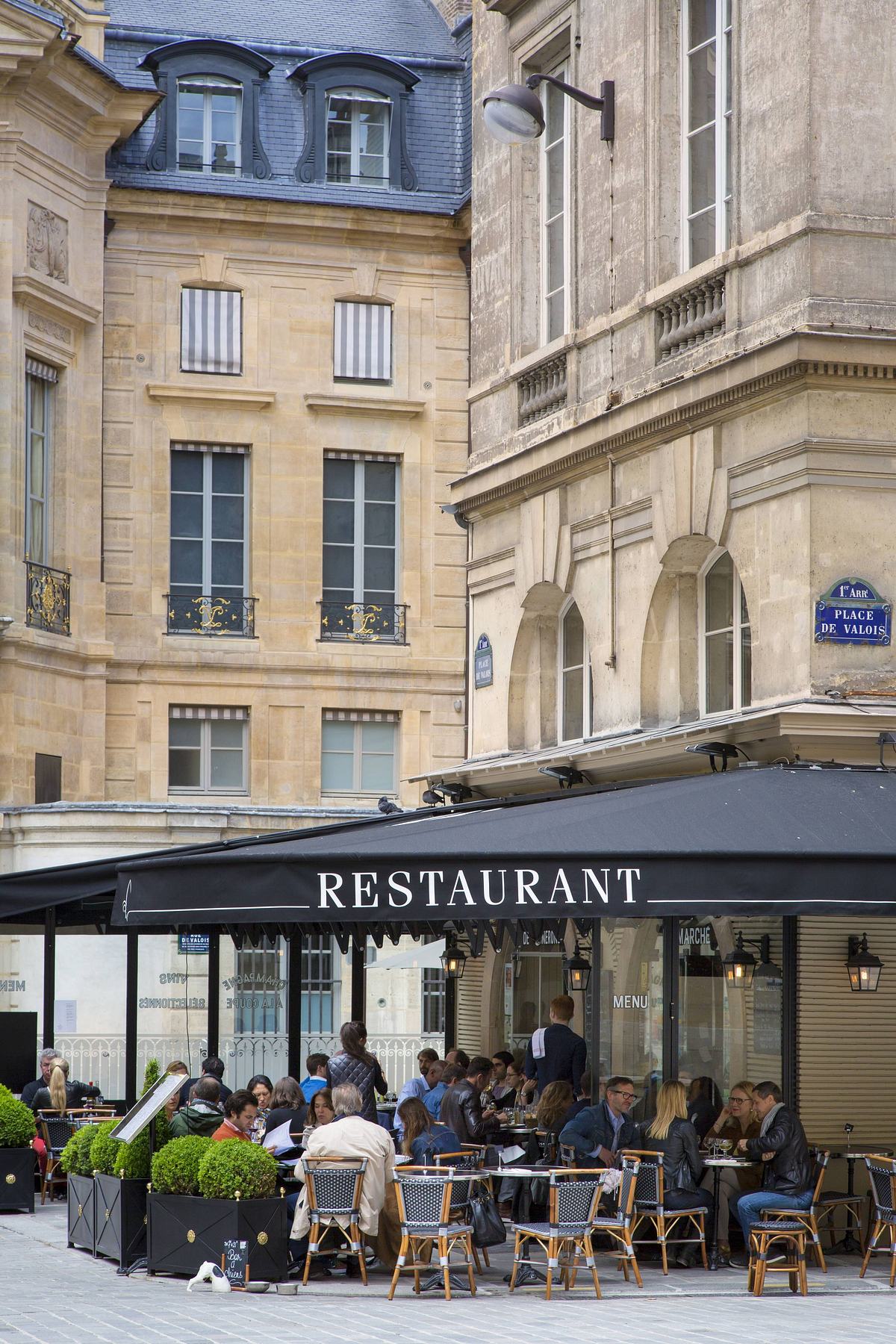 Place de Valois