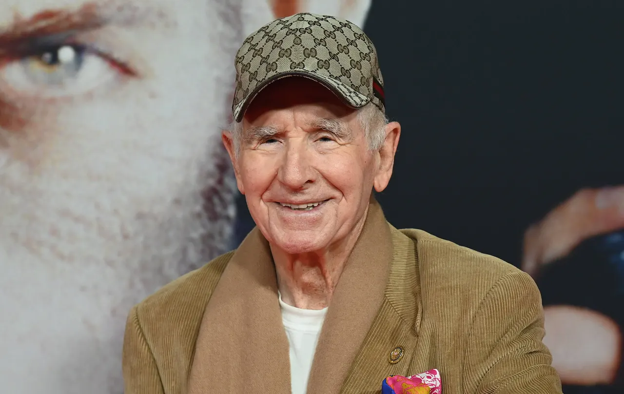Prinz
Frédéric von Anhalt lächelt in die Kamera. - Foto: IMAGO / Horst Galuschka