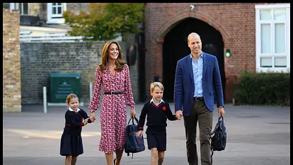 Prinz George mit seinen Eltern Kate und William und Schwester