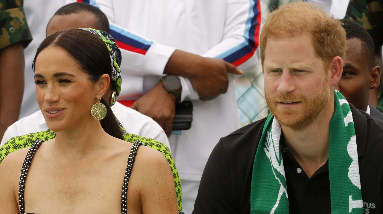Prinz Harry & Herzogin Meghan Prinz Harry & Herzogin Meghan - Foto: Emmanuel Osodi / Anadolu via Getty Images