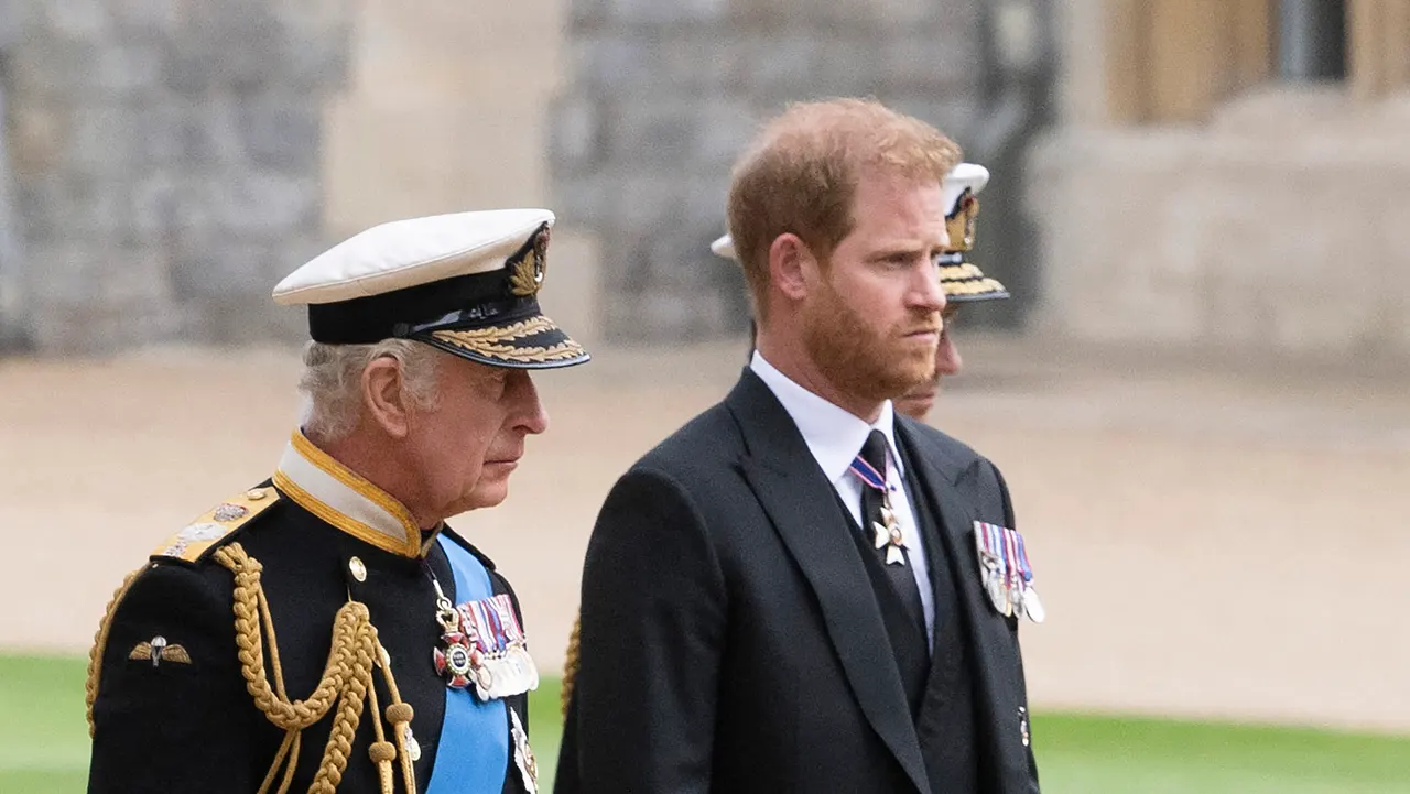 Prinz Harry & König Charles Prinz Harry & König Charles - Foto: DAVID ROSE/POOL/AFP via Getty Images