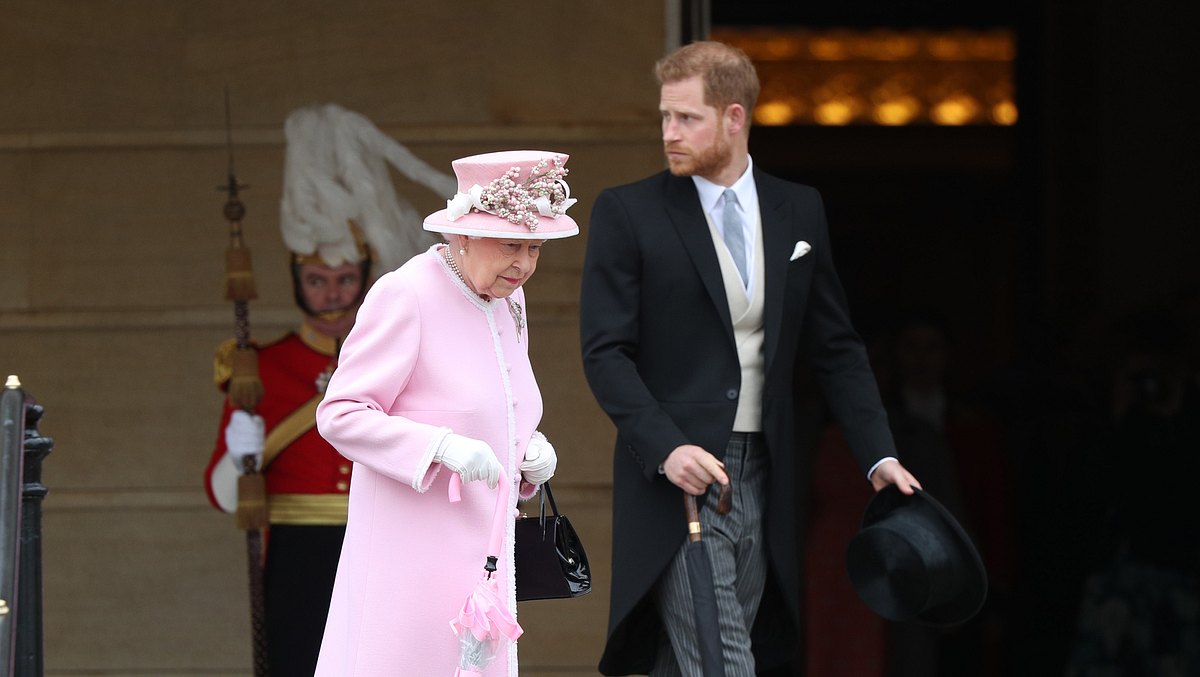 Queen Elizabeth und Prinz Harry 