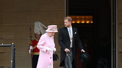 Prinz Harry und die Queen - Foto: GettyImages