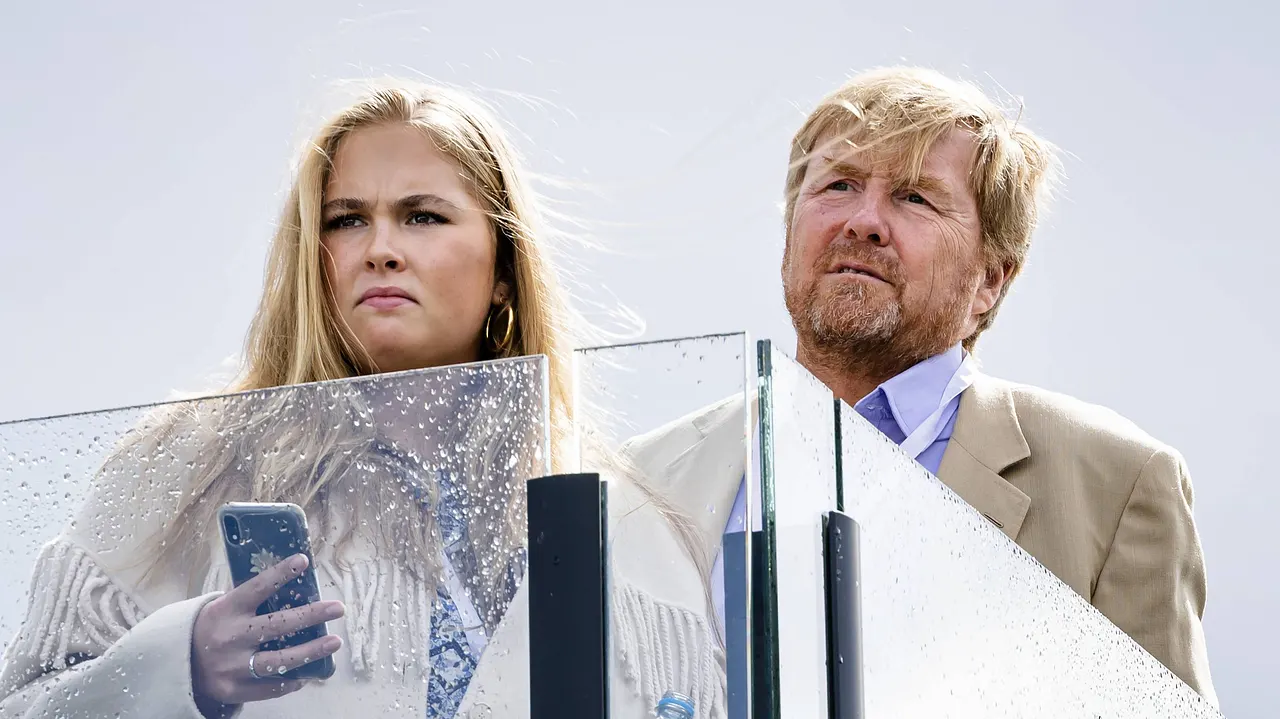 Prinzessin Amalia König Willem-Alexander Prinzessin Amalia König Willem-Alexander - Foto: Imago / ANP