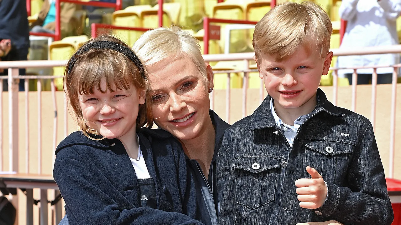 Fürstin Charlene & Fürst Albert Fürstin Charlene & Fürst Albert - Foto: Getty Images / SC Pool - Corbis