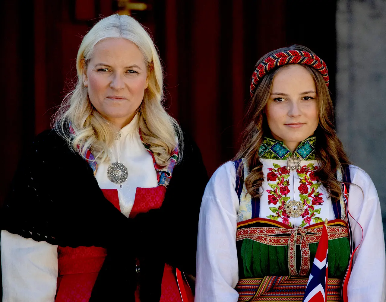 Prinzessin Ingrid Alexandra und ihre Mutter Mette-Marit. - Foto: IMAGO / PPE