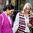 Prinzessin Victoria und Prinzessin Mette-Marit - Foto: IMAGO / TT / Christine Olsson