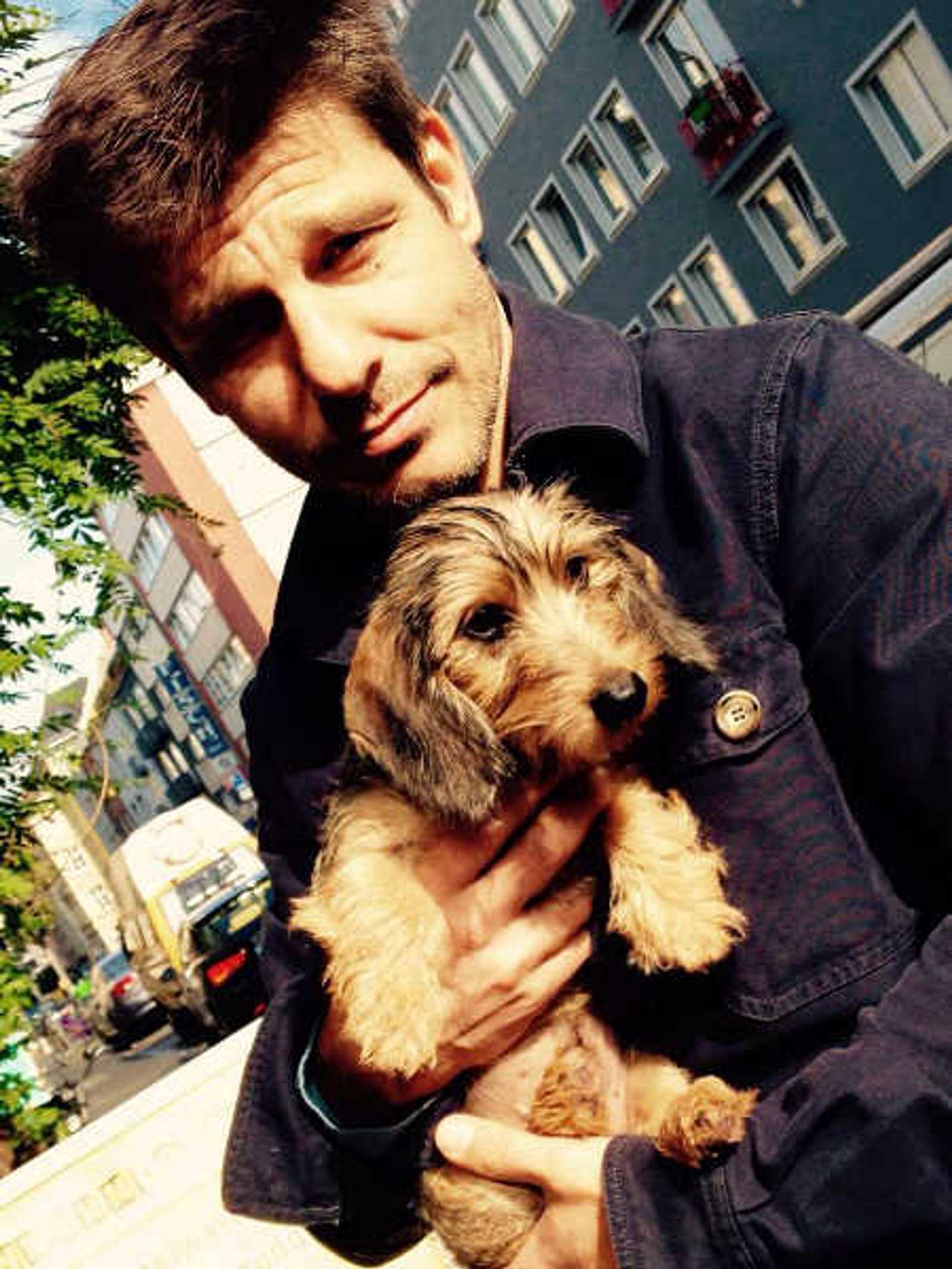 Promi Big Brother Ex Viva Star Phil Daub Leiht Dem Grossen Bruder Seine Stimme Intouch