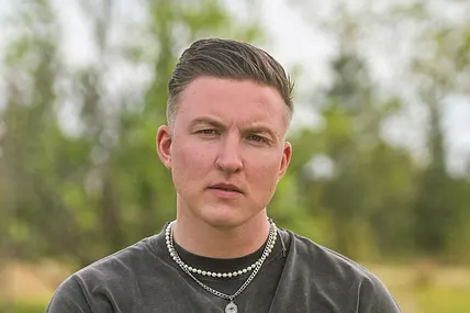Jonny Jaspers posiert für "Prominent getrennt"