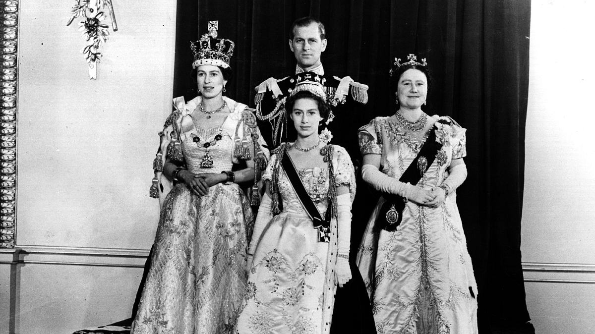 Queen Elizabeth II. nach ihrer Krönung