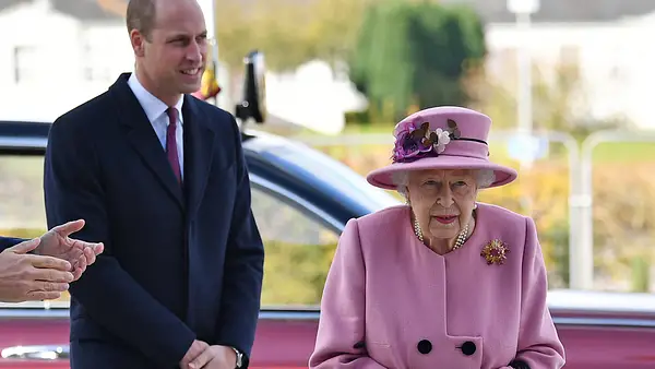 Prinz William & Queen Elizabeth II.