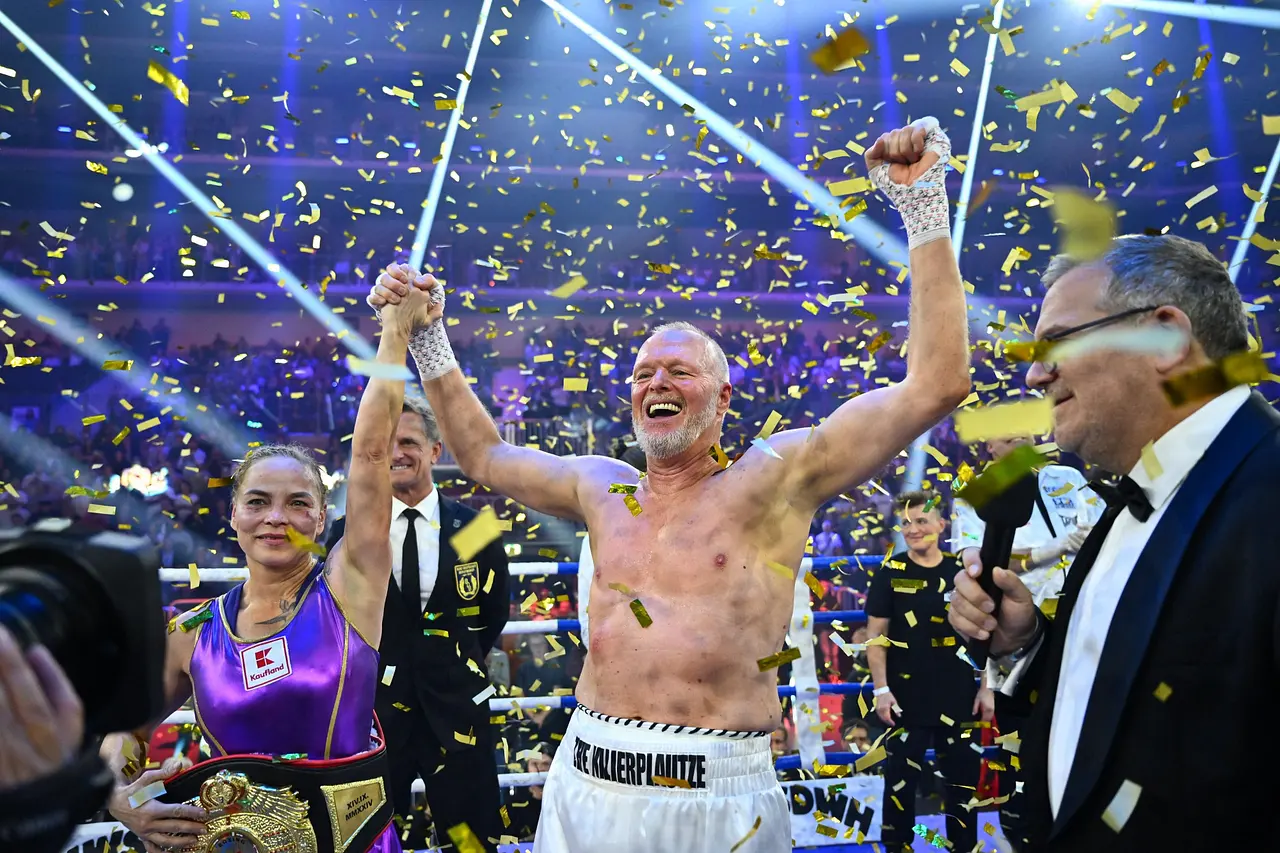 Raab-Comeback Raab jubelt im Boxring - Foto: Raab Entertainment / Willi Weber