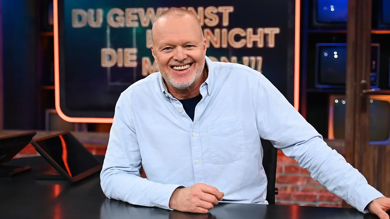 Raab feiert Poker-Comeback Stefan Raab lacht in die Kamera - Foto: RTL