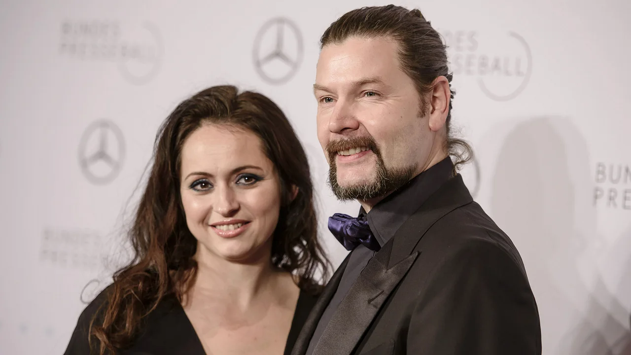 Rea Garvey und Frau Josephine Rea Garvey und seine Frau Josephine beim Presseball - Foto: Getty Images
