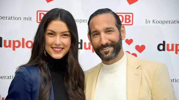 Rebecca Mir und Massimo Sinató