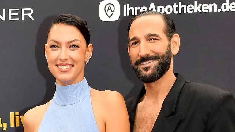 Rebecca Mir & Massimo Sinató
