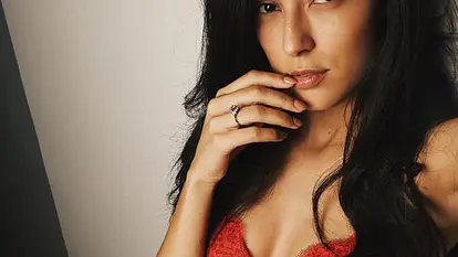 Rebecca Mir zeigt sich nackt im Netz