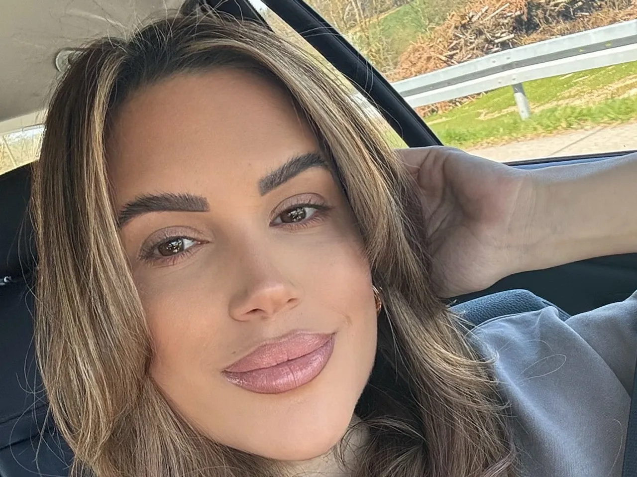 rebecca ries temotation island trennung Rebecca Ries lächelt in die Kamera - Foto: Instagram/whoisbeccs