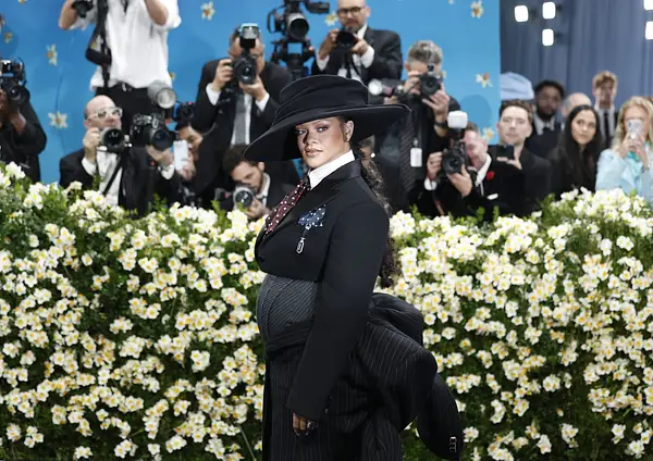 Rihanna schwanger bei der Met Gala.