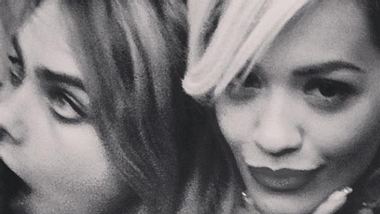 Die Freundinnen haben sich wieder - Foto: facebook / Rita Ora