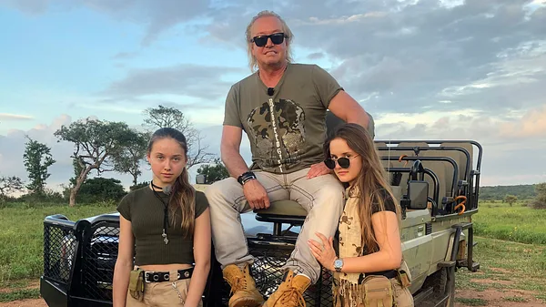 Robert Geiss mit seinen Töchtern Davina und Shania