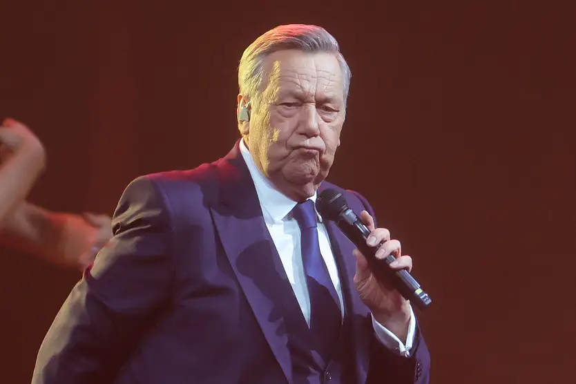 Roland Kaiser auf der Bühne.