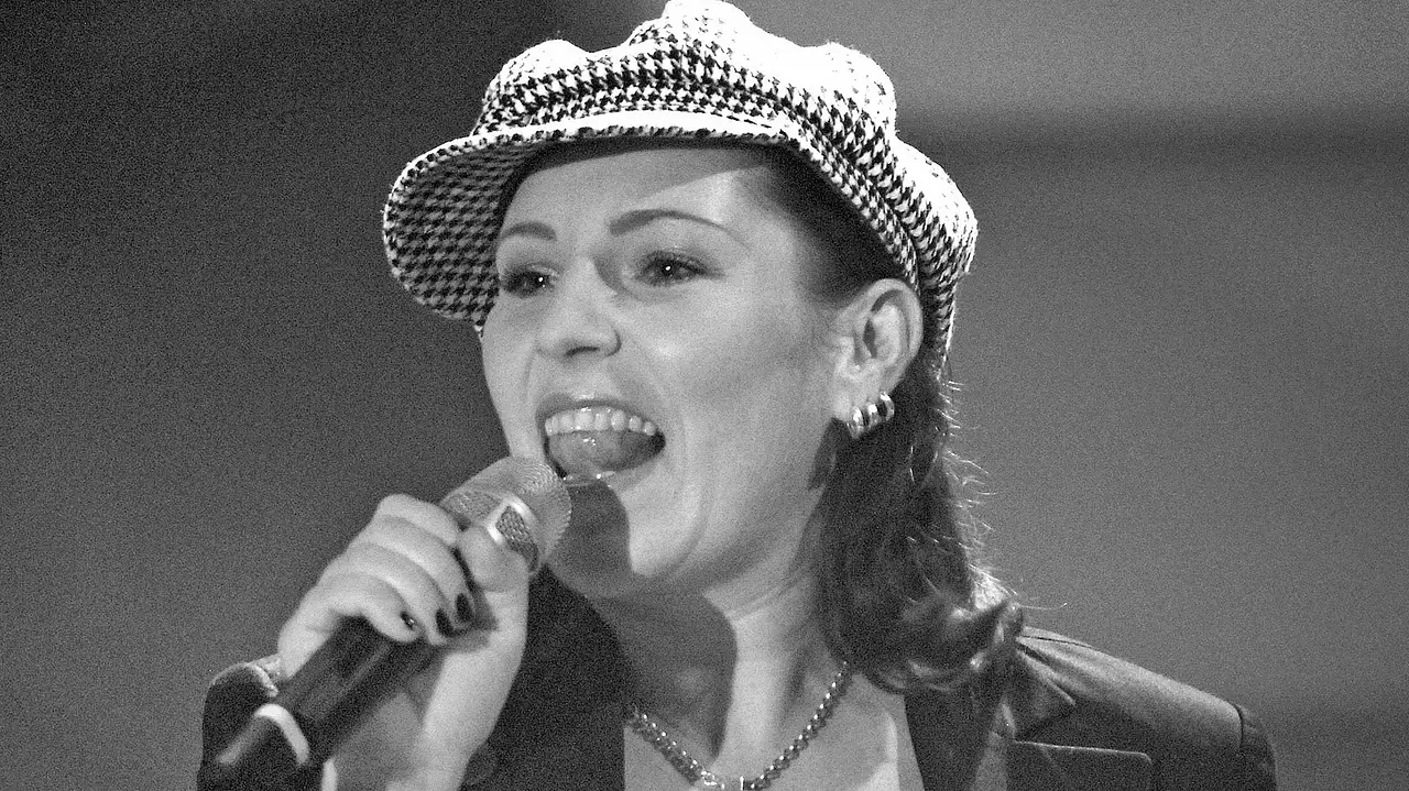 "Rosenstolz"-Sängerin AnNa R. ist tot Rosenstolz-Sängerin AnNa R. ist verstorben - Foto: IMAGO / Sven Simon