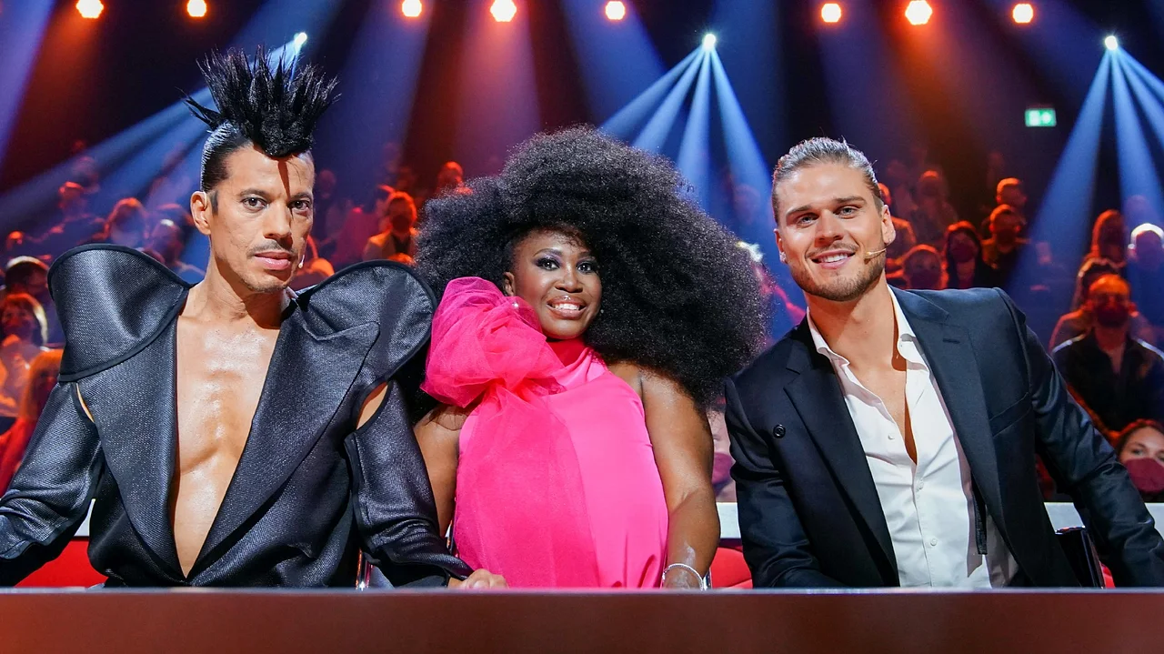 Jorge González, Motsi Mabuse und Rúrik Gíslason Jorge González, Motsi Mabuse und Rúrik Gíslason - Foto: RTL/ Stefan Gregorowius