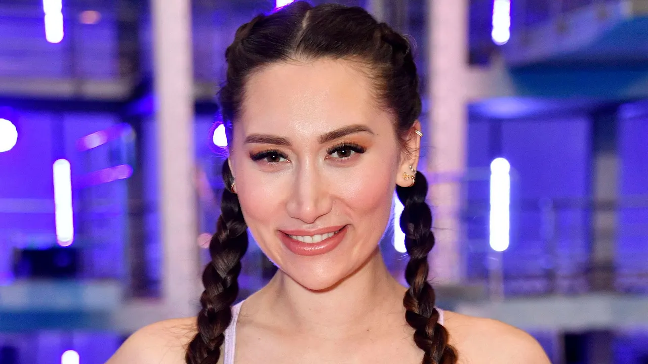 Samira Yavuz startet Neuanfang Samira Yavuz lächelt in die Kamera & startet Neuanfang - Foto: IMAGO / Future Image