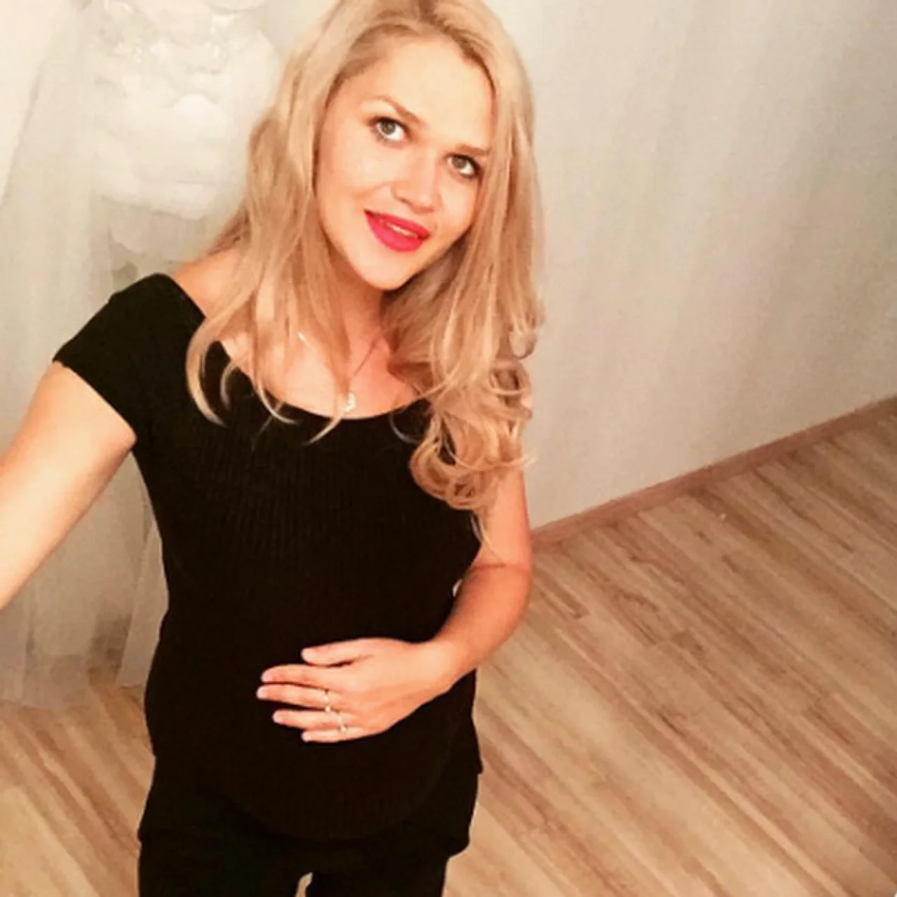 Sara Kulka verrät den Namen ihrer Tochter Sara Kulka verrät den Namen ihrer Tochter - Foto: Instagram/ kulkasara