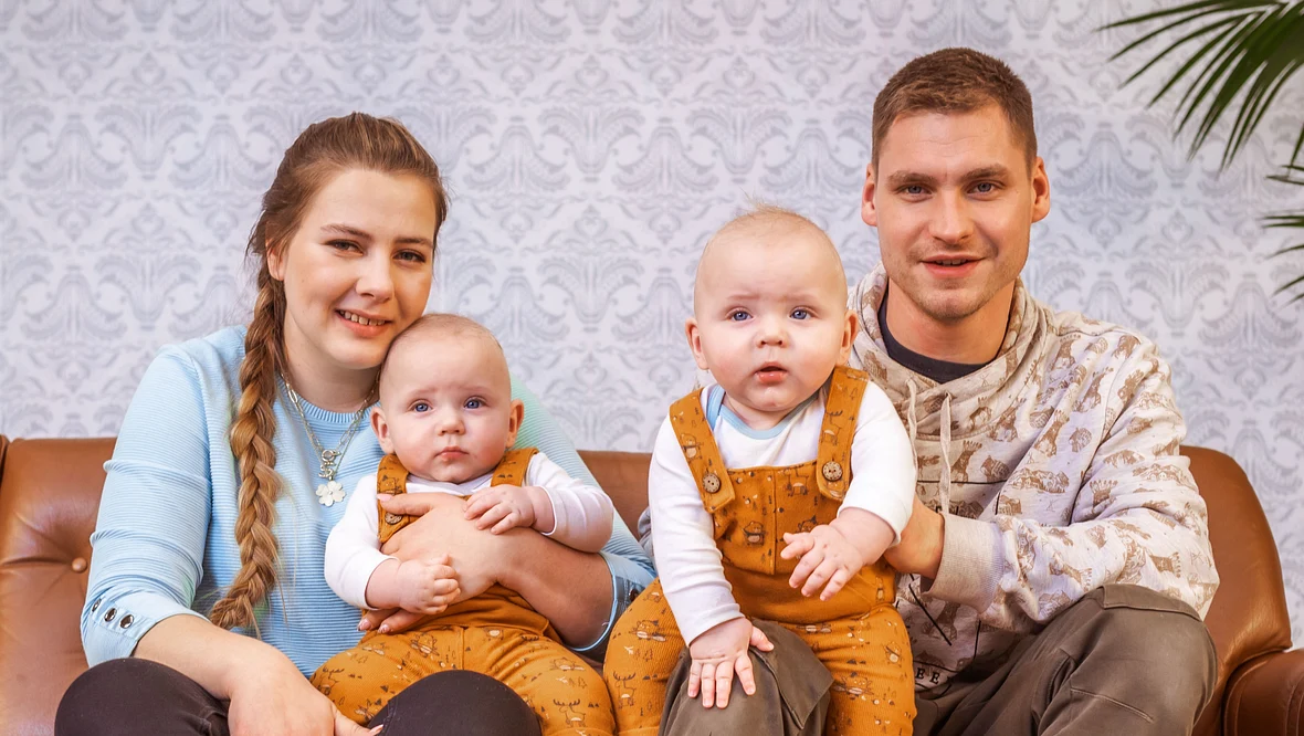 Sarafina und Peter Wollny mit den Zwilingen