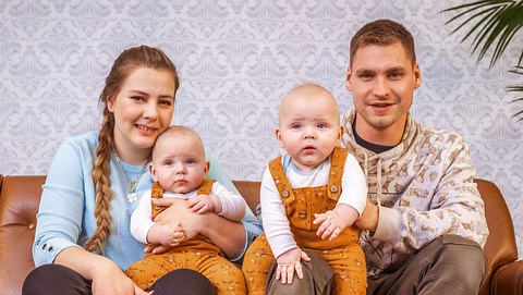 Sarafina und Peter Wollny mit den Zwilingen - Foto: RTLzwei