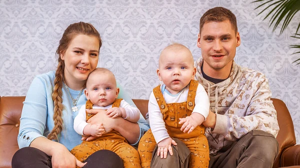 Sarafina, Peter, Casey und Emory Wollny
