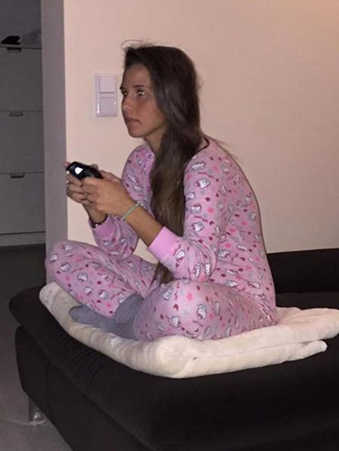 Der Pyjama von Sarah Engels ist umstritten