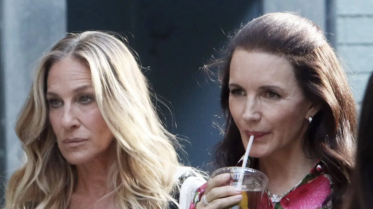 Sarah Jessica Parker und Kristin Davis Sarah Jessica Parker und Kristin Davis - Foto: IMAGO / Cover-Images / Roger Wong