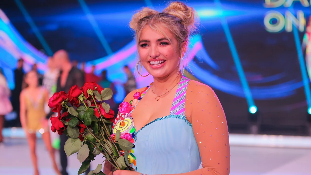 Sarina Nowak: Süße Baby-Beichte! Sarina Nowak: Süße Baby-Beichte! - Foto: Getty Images