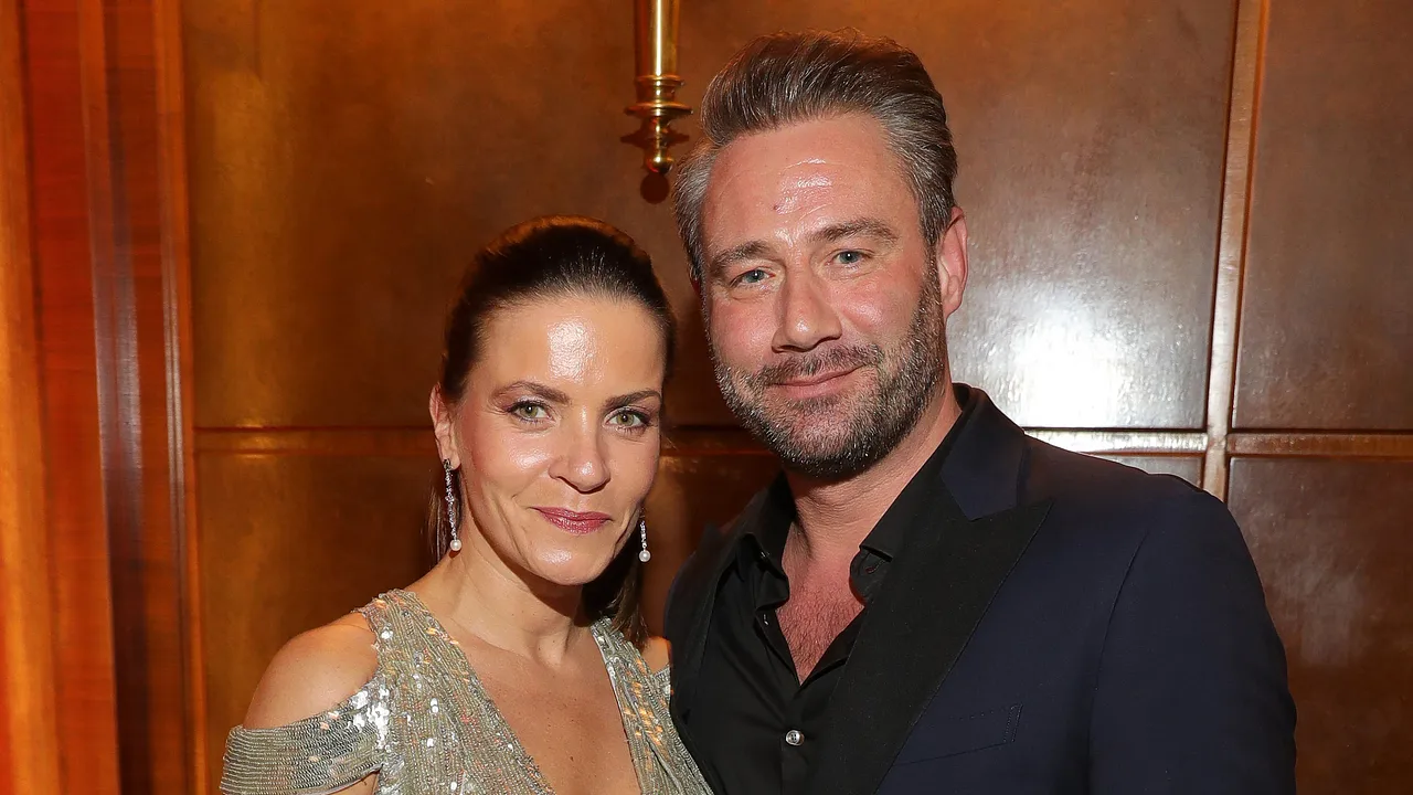 Sasha heute mit Frau Julia Röntgen Sasha heute mit Frau Julia Röntgen - Foto: Getty Images
