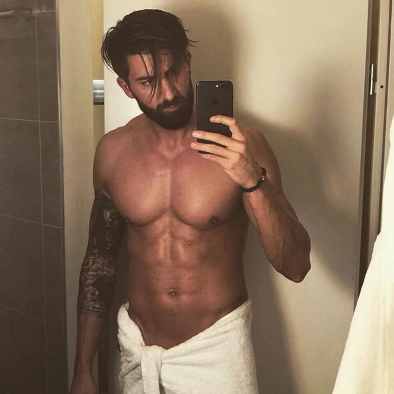 Bachelor in Paradise: Die Wahrheit über Sebastian Fobe und seine Freundin! Bachelor in Paradise: Die Wahrheit über Sebastian Fobe und seine Freundin! - Foto: Facebook/ Sebastian Fobe