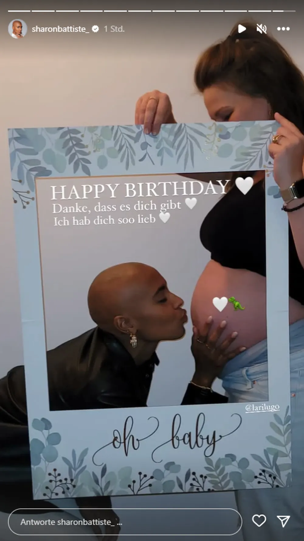 Sharon Battiste Freundin Lari Baby-Kugel Sharon Battiste Freundin Lari Baby-Kugel