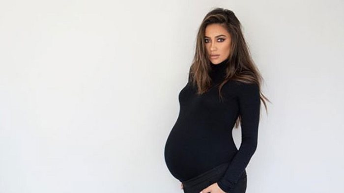 Shay Mitchell Das Baby Ist Da Intouch