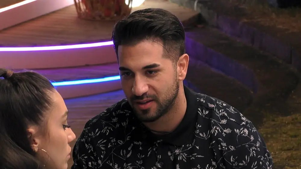 Love Island Bucci im Gespräch mit Sandrine Love Island Bucci im Gespräch mit Sandrine