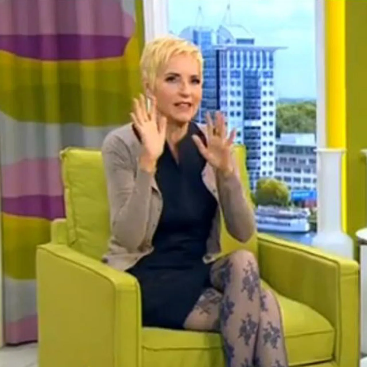 Sibylle Weischenberg nimmt Abschied vom Sat1-Frühstücksfernsehen. Sibylle Weischenberg nimmt Abschied vom Sat1-Frühstücksfernsehen. - Foto: Sat.1