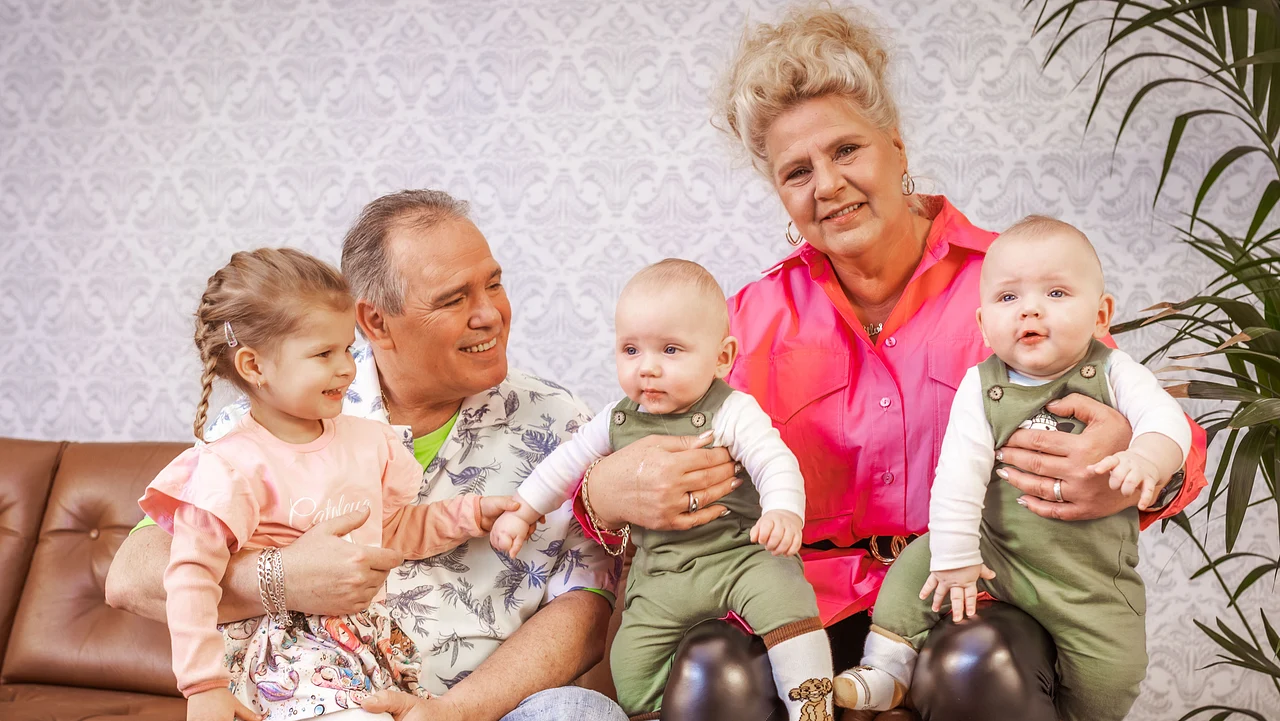 Silvia Wollny, Harald Elsenbast und ihre Enkel Silvia Wollny, Harald Elsenbast und ihre Enkel - Foto: RTLzwei