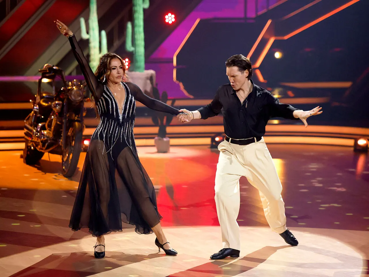 Simone Thomalla & Evgeny Vinokurov bei "Let's Dance" 2025 Simone Thomalla & Evgeny Vinokurov tanzen bei Lets Dance 2025 - Foto: IMAGO / Panama Pictures