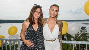 Sophia und Simona ThomallaSophia und Simona Thomalla schauen in die Kamera - Foto: IMAGO / BREUEL-BILD