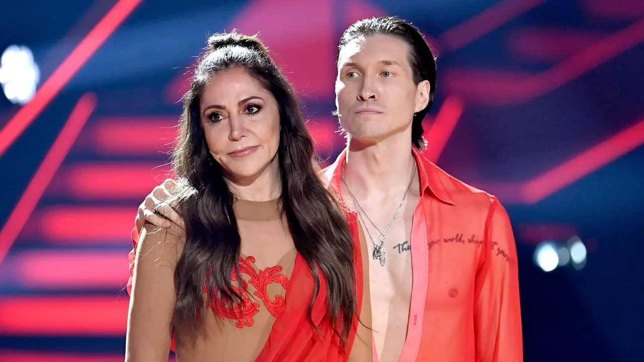 Simone Thomalla und Evgeny Vinokurov verabschieden sich. Simone Thomalla und Evgeny Vinokurov verabschieden sich. - Foto: IMAGO/ Panama Pictures