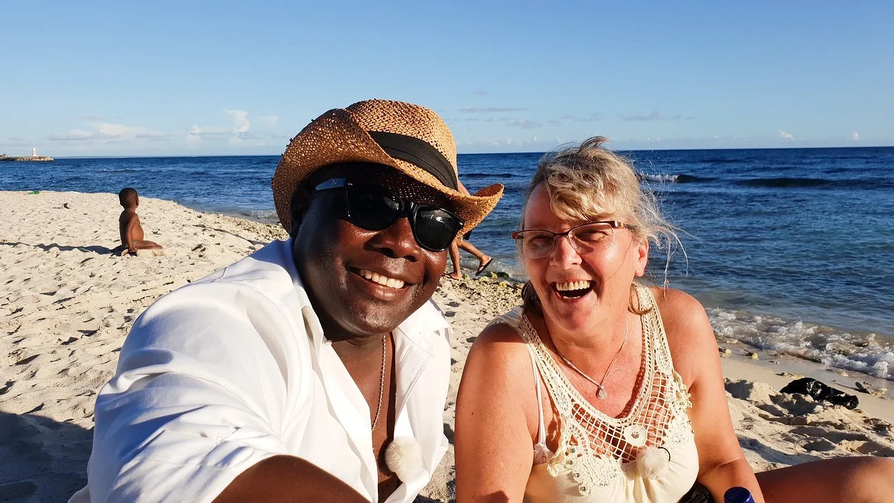 Sonja Schröter und Mann Junior bei "Goodbye Deutschland" Sonja Schröter und Freund Junior bei Goodbye Deutschland - Foto: TVNOW / Flamingo Pictures